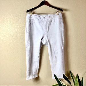 Soft Surroundings || White Stretch Capri Pants